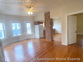 217 Harvard St, Unit #3L in Cambridge, MA - Building Photo - Building Photo