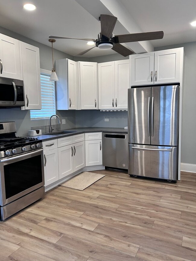 729 Lebanon St in Aurora, IL - Foto de edificio - Building Photo