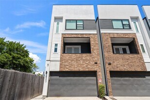 5853 Dolores St in Houston, TX - Building Photo