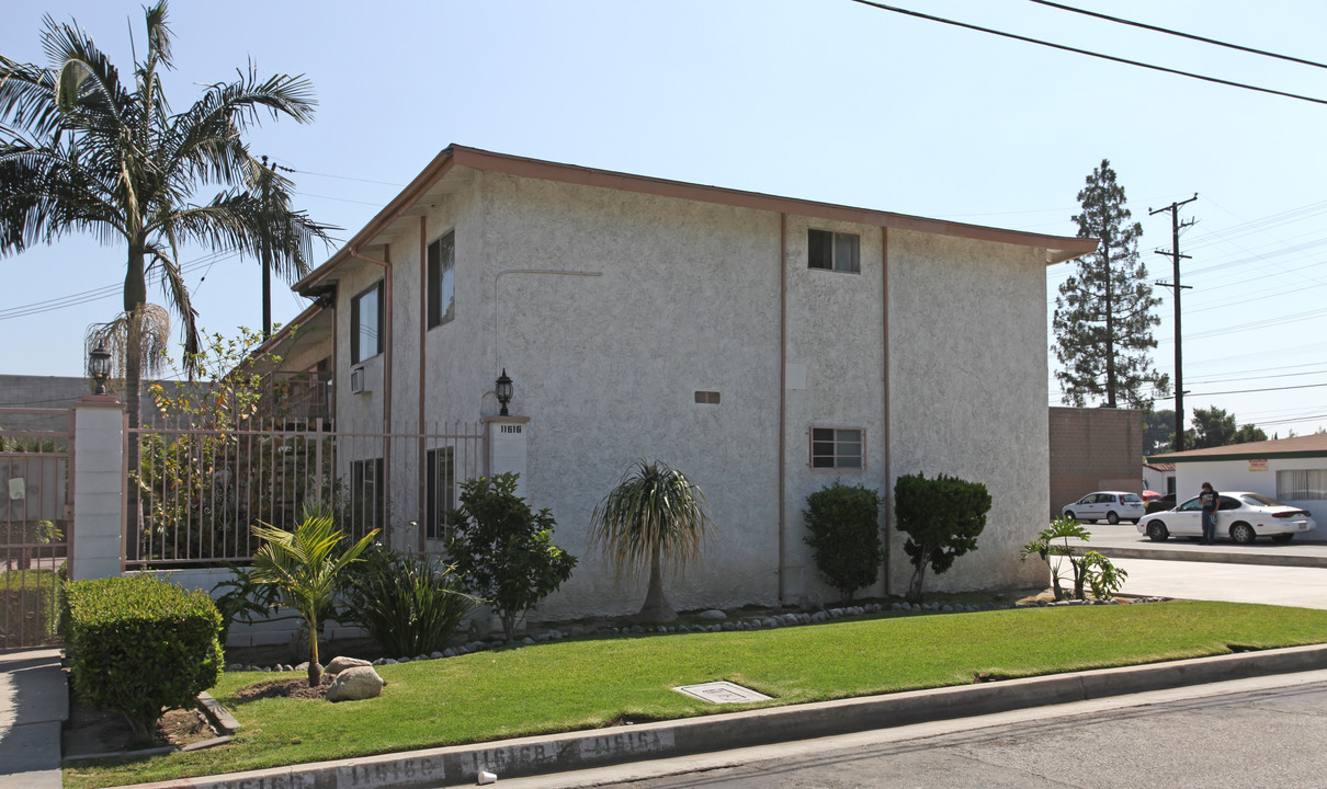 11616 Woodville Dr in El Monte, CA - Building Photo