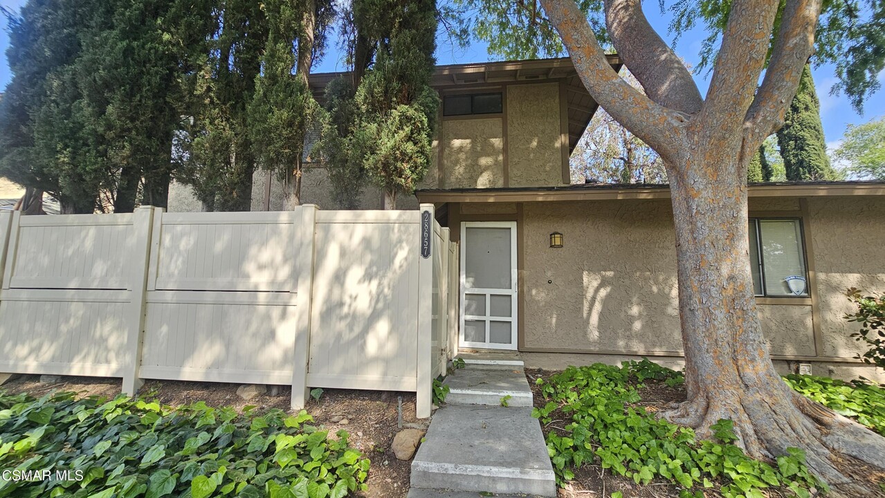 28657 Conejo View Dr in Agoura Hills, CA - Building Photo