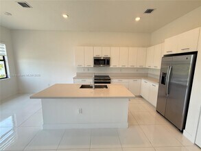 17494 SW 41st St in Miramar, FL - Foto de edificio - Building Photo