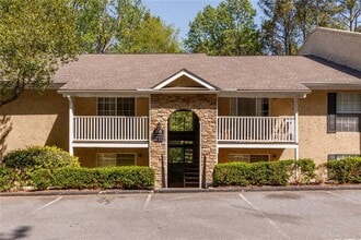 3005 Seven Pines Ln in Atlanta, GA - Building Photo - Building Photo