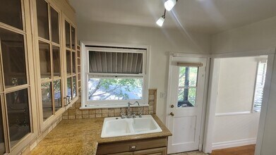 5025 Cahuenga Blvd, Unit 5025 in North Hollywood, CA - Building Photo - Building Photo