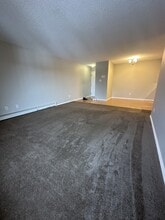 1121 McKercher Dr in Saskatoon, SK - Building Photo - Building Photo