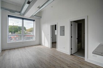 4749 N Western Ave, Unit 205 in Chicago, IL - Building Photo - Building Photo