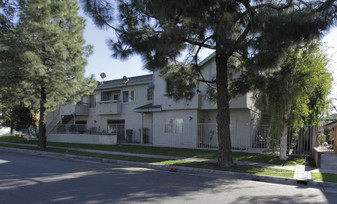 6331 Los Robles Ave Apartments