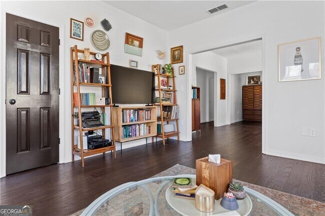 881 Oakhill Ave SW in Atlanta, GA - Building Photo - Building Photo