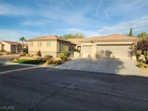 2934 Maffie St in Henderson, NV - Building Photo - Building Photo
