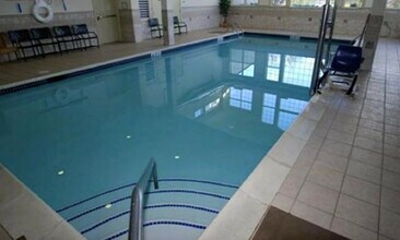 950 Nathaniel Trail in Warminster, PA - Foto de edificio - Building Photo