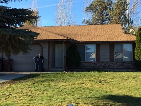 property at 2147-2149 SW Canyon Dr