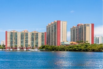 16909 N Bay Rd, Unit 1 in Sunny Isles Beach, FL - Building Photo - Building Photo