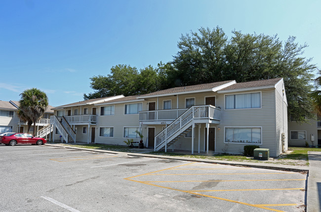 Puritan Place in Tampa, FL - Building Photo - Building Photo