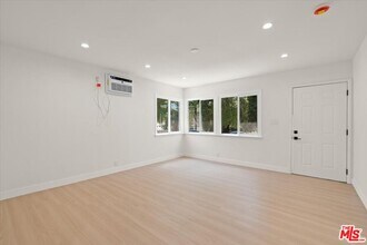 701 Oxford Ave in Los Angeles, CA - Building Photo - Building Photo