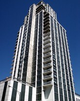 200 W Grand Ave, Unit Apt 701 in Chicago, IL - Building Photo