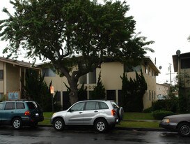 3902 Green Ave in Los Alamitos, CA - Building Photo