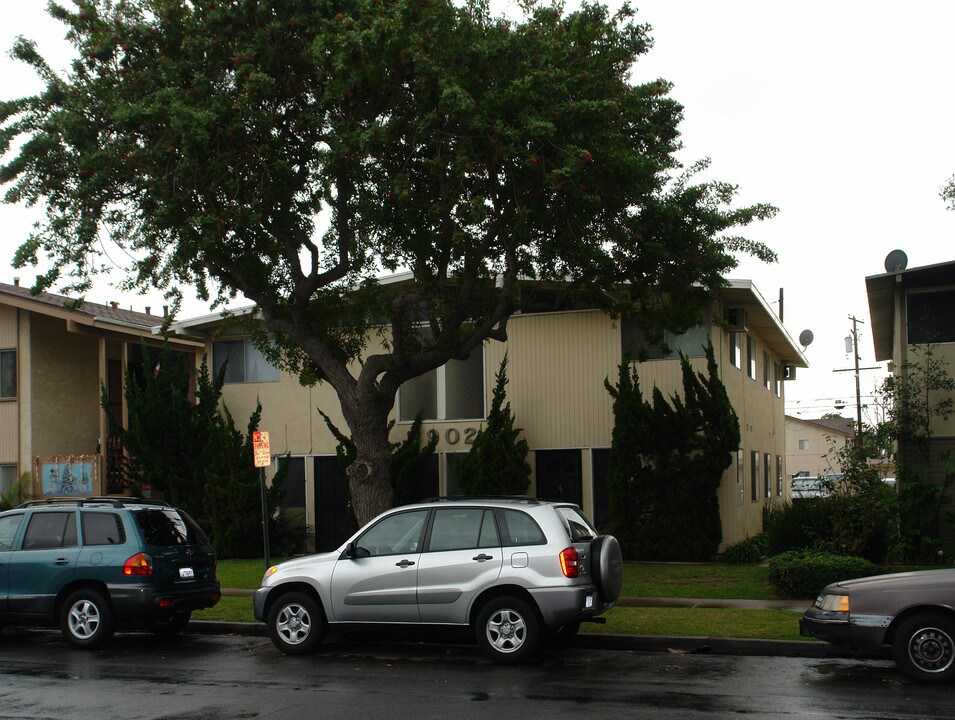 3902 Green Ave in Los Alamitos, CA - Building Photo