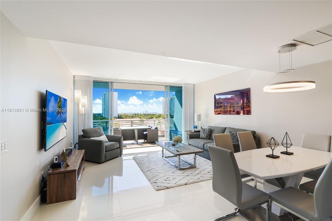 2950 NE 188th St, Unit 411 in Aventura, FL - Building Photo
