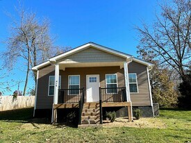 914 Hopson St in Johnson City, TN - Building Photo