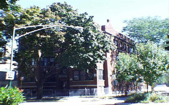 6701 N Bosworth Ave Apartments