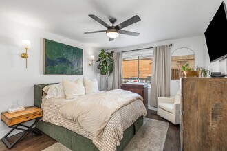 100 Biscayne Dr NW in Atlanta, GA - Building Photo - Building Photo