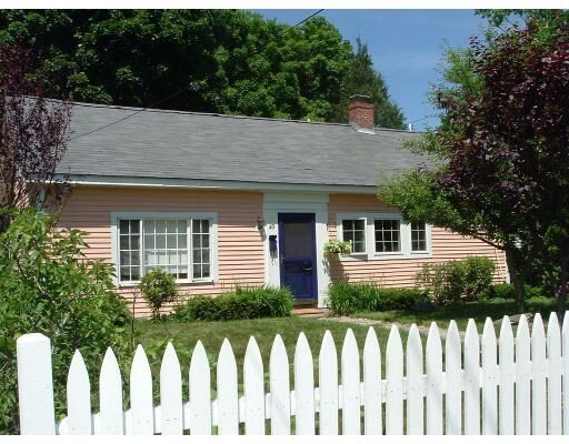 40 Cottage Ln in Concord, MA - Building Photo