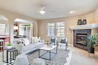 4687 NW 126th Pl in Portland, OR - Foto de edificio - Building Photo