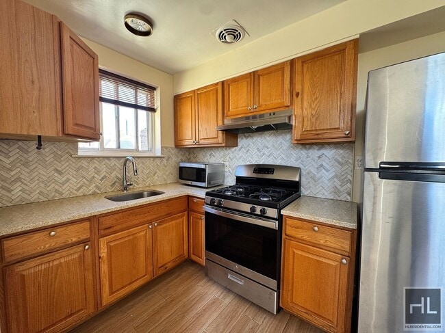 Newly Renovated 2 bedroom apartment spanni