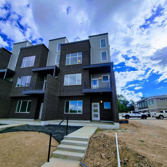 property at 3562 Blue Tee Ln