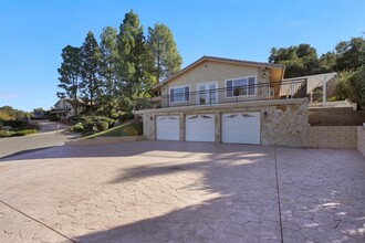 377 Mesa Ave in Thousand Oaks, CA - Building Photo - Building Photo