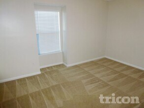 8376 Chason Rd W in Jacksonville, FL - Foto de edificio - Building Photo