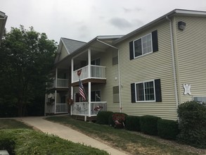 Woodcrest East in Lancaster, NY - Foto de edificio - Building Photo