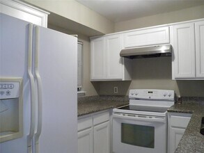 9901 Sharpcrest St in Houston, TX - Building Photo - Building Photo