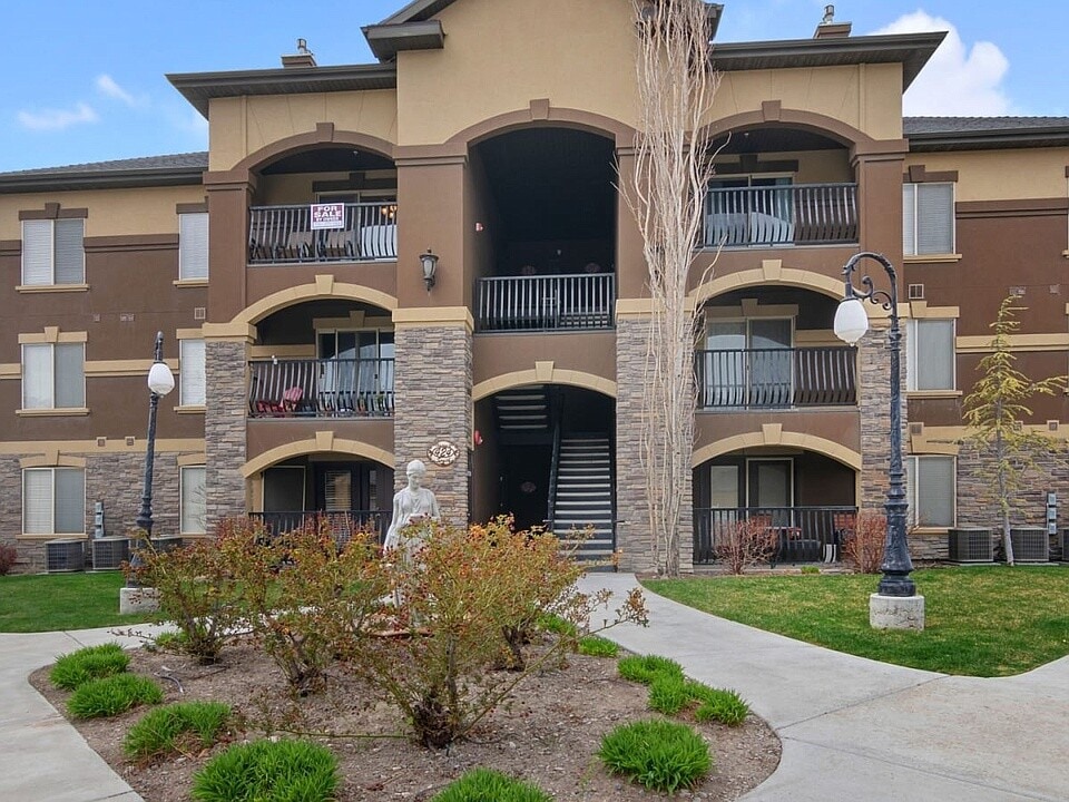 424 S 2150 W, Unit #302 in Pleasant Grove, UT - Building Photo