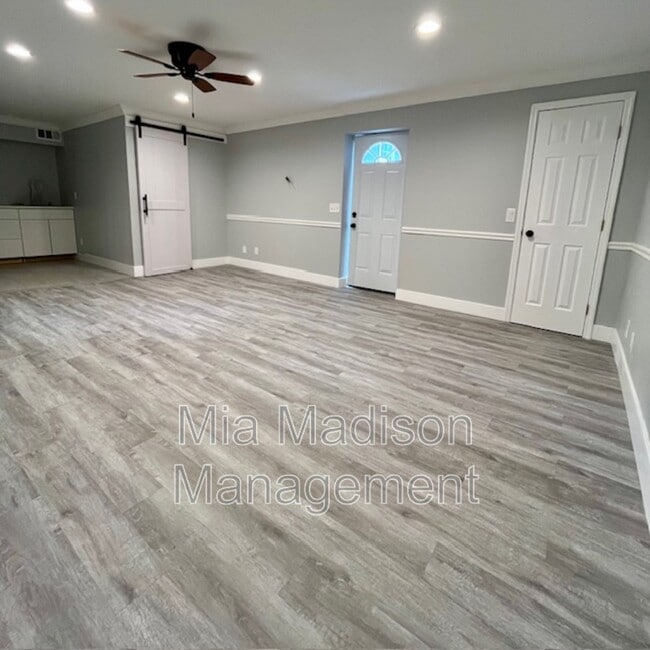1129 E Bolton St in Savannah, GA - Building Photo - Building Photo