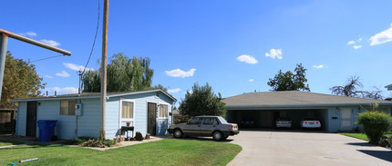 1054 Angelus St in Turlock, CA - Building Photo - Building Photo