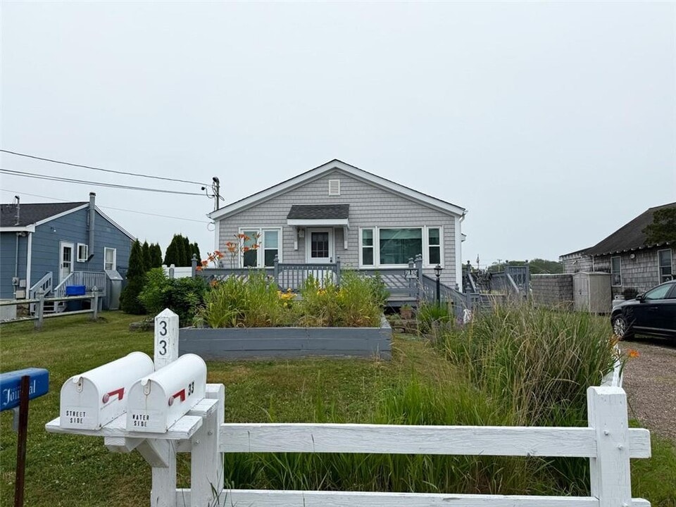 33 Breach Dr in Westerly, RI - Building Photo