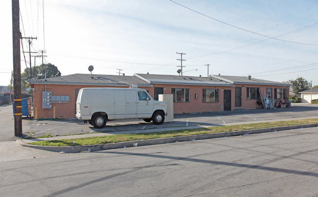 13802 Avalon Blvd in Los Angeles, CA - Building Photo - Building Photo