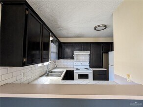 13 West Dr-Unit -10 in Edinburg, TX - Building Photo - Building Photo