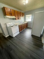 203 NE 2nd St in Mulberry, FL - Building Photo