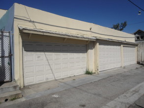 442-444 1/2 S. Boyle Ave. in Los Angeles, CA - Building Photo - Building Photo