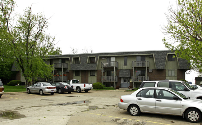 Windjammer Apartments in Sheffield Lake, OH - Foto de edificio - Building Photo