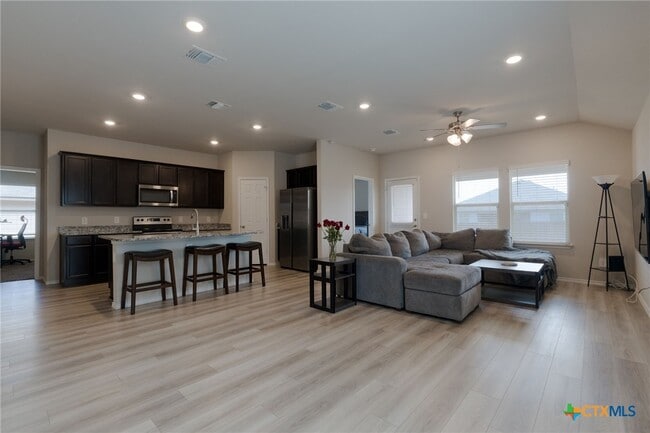 2334 Aylesbury Dr in Copperas Cove, TX - Foto de edificio - Building Photo