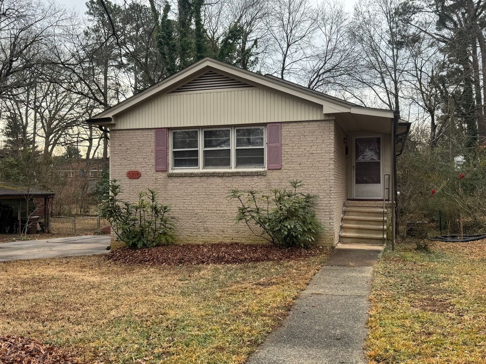 2319 Albright Dr in Greensboro, NC - Building Photo