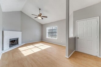 2409-2411 Magnolia St in Rogers, AR - Building Photo - Building Photo