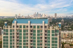 SkyHouse River Oaks Apartments in Houston, TX - Building Photo