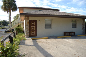 1203 S 33rd St in Fort Pierce, FL - Building Photo - Building Photo