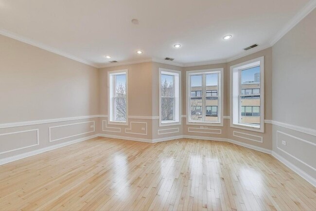 1406 N Washtenaw Ave in Chicago, IL - Building Photo - Building Photo