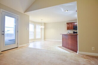 3632 S Jot Dr in Clarksville, TN - Foto de edificio - Building Photo