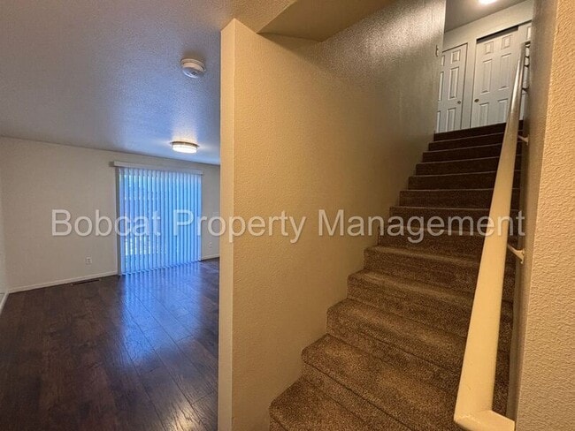 3958 Village Dr in Carson City, NV - Foto de edificio - Building Photo